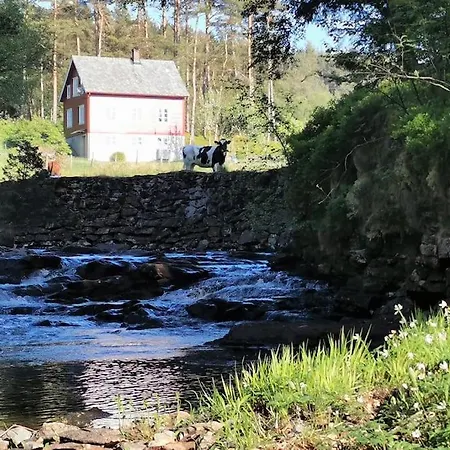 Сasa de vacaciones Alone In The Woods With Your Own River Nearby *