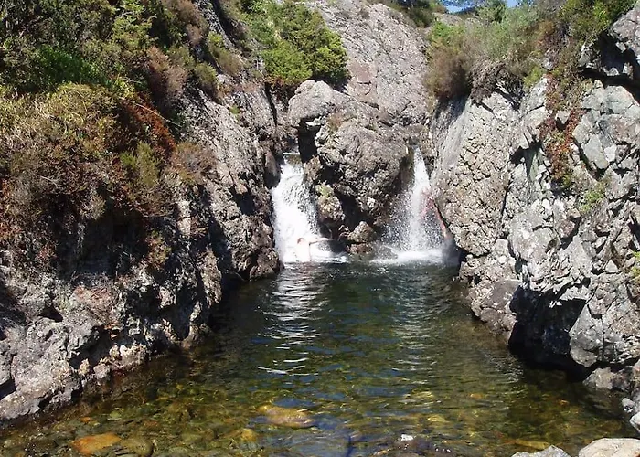 Casa de Férias Alone In The Woods With Your Own River Nearby *