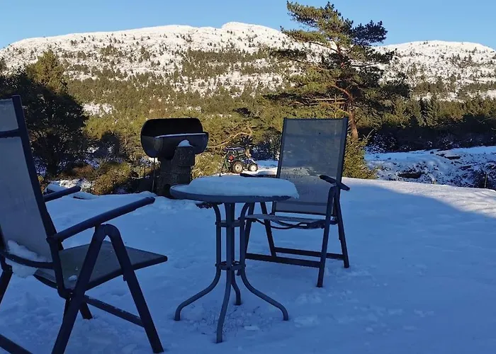 Casa de Férias Alone In The Woods With Your Own River Nearby Fitjar