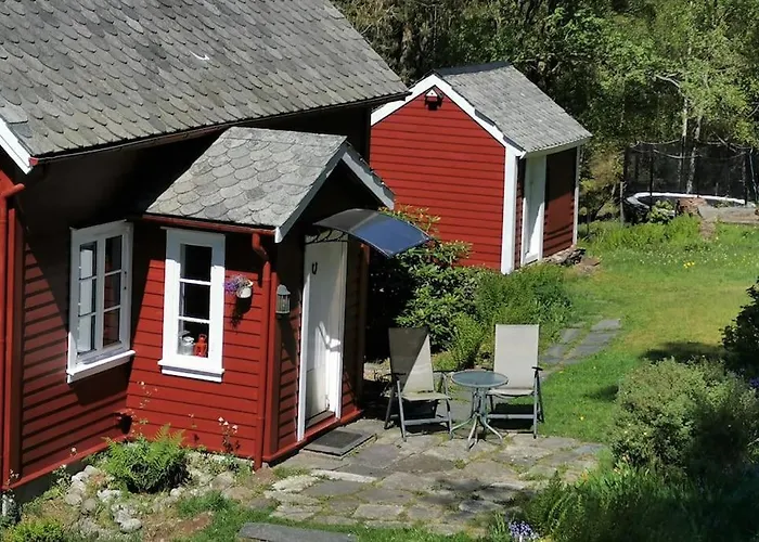 Casa de Férias Alone In The Woods With Your Own River Nearby