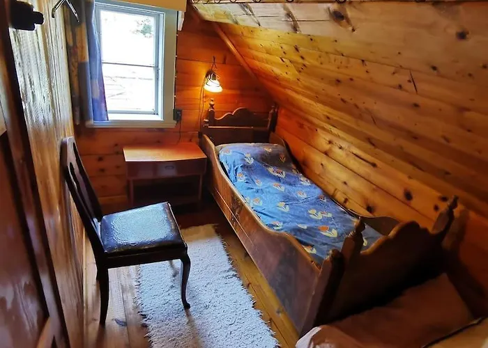 Alone In The Woods With Your Own River Nearby Сasa de vacaciones